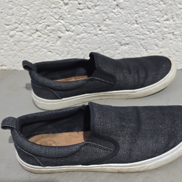 Womens Classic Black Slip-On Sneakers - Picture 5 of 6